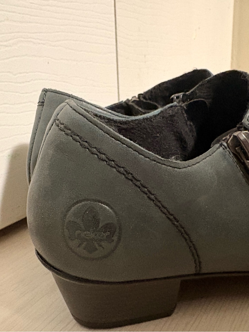 Ladies Rieker size 9 booties - Picture 2 of 8